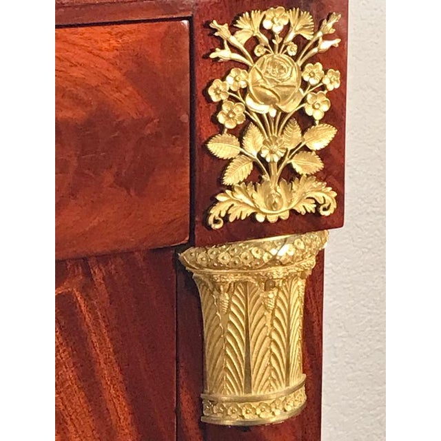 Wood Empire French Mahogany Commode with Gilt-Bronze Mounts, 1810 For Sale - Image 7 of 16