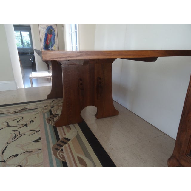 Late 20th Century Stickley Key Hole Trestle Dinning Table For Sale In Los Angeles - Image 6 of 8
