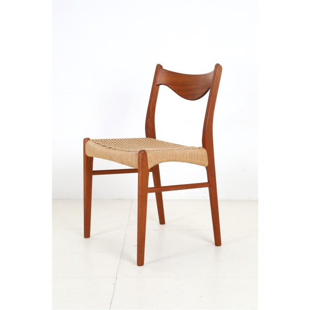 1960s-1970s, manufacturer: Glyngøre Stolefabrik, model "GS 60", design: Arne Wahl Iversen, Denmark. Smooth, satin-finish...