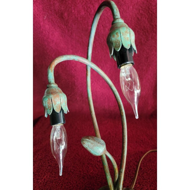 1980s Lundberg Studios Tiffany Style Art Glass Tulip Table Lamp For Sale - Image 9 of 14