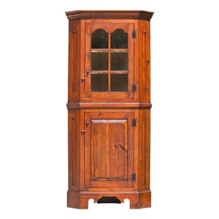 Stephen Von Hohen Early American Style Pine Corner Cabinet Vintage For Sale