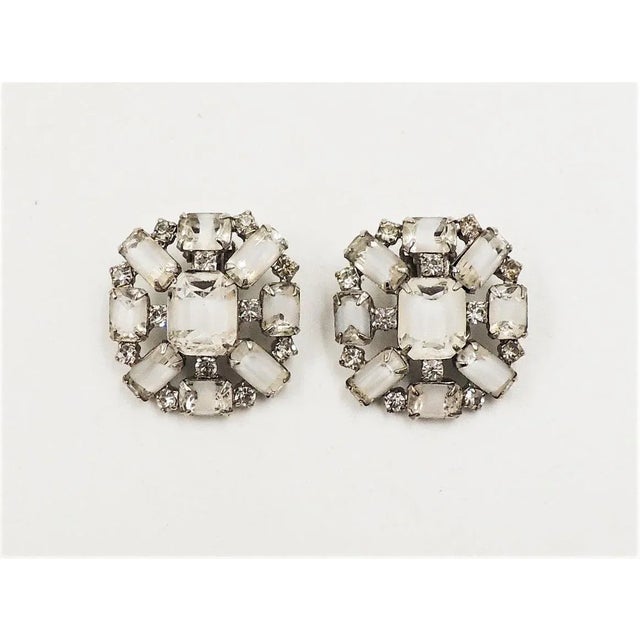 1960s Vintage 1960s Kramer Rhodium Plated White Givre Clip Earrings - 2 Pieces For Sale - Image 5 of 9