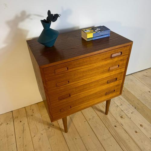Mid-Century Scandinavian Teak Chest of 4 Drawers For Sale - Image 9 of 10
