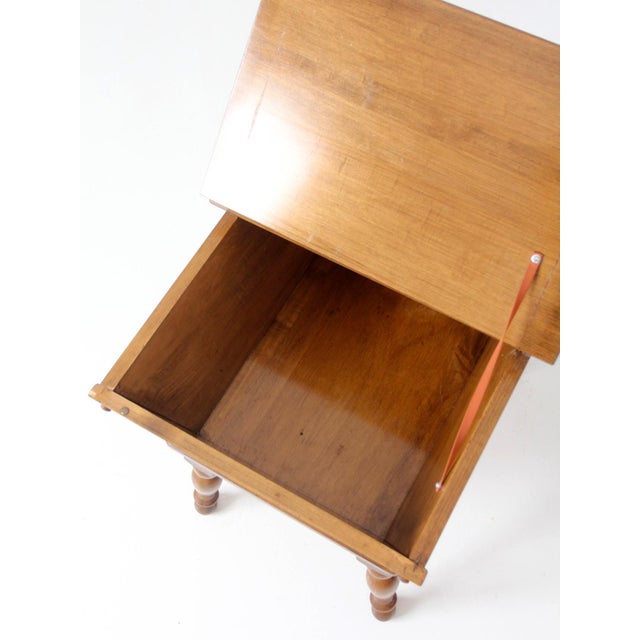 Vintage Kling Colonial Maple Sugar Chest Style Storage Table Circa 1970s For Sale - Image 9 of 18