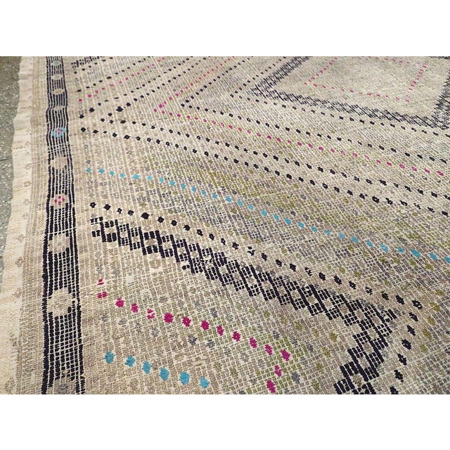 Mid-20th Century Handmade Turkish Flatweave Small Room Size Carpet For Sale In New York - Image 6 of 10