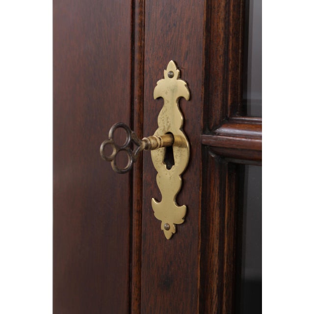 Stickley Chippendale Mahogany Corner China Cabinet For Sale - Image 9 of 16