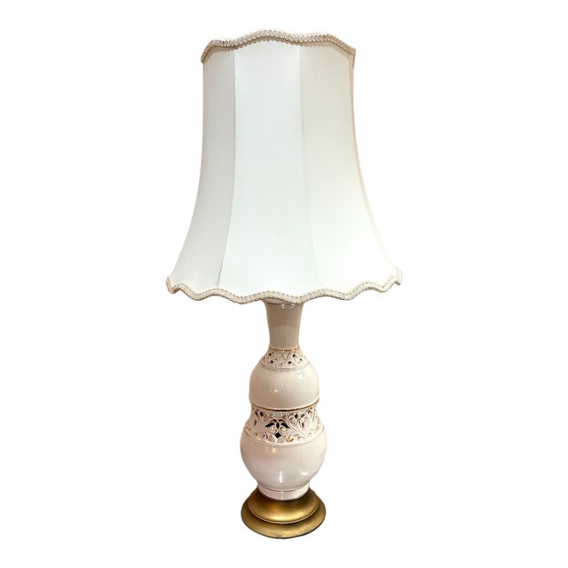 1950s White/Gold Ceramic Table Lamp W/ Illuminated Base For Sale