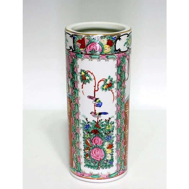 Chinoiserie Large Vintage Hong Kong Chinese Hand Painted Rose Medallion White Porcelain 'Hat Stand' Cylinder Vase, Gilt Highlights For Sale - Image 3 of 7
