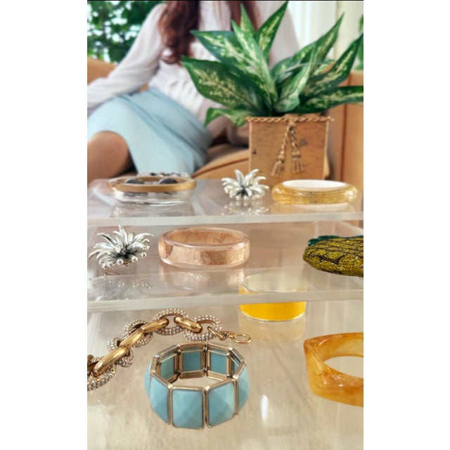 Gavina Vintage Postmodern Plexiglass Waterfall Nesting Tables 1980s, Set of 3 For Sale - Image 4 of 14