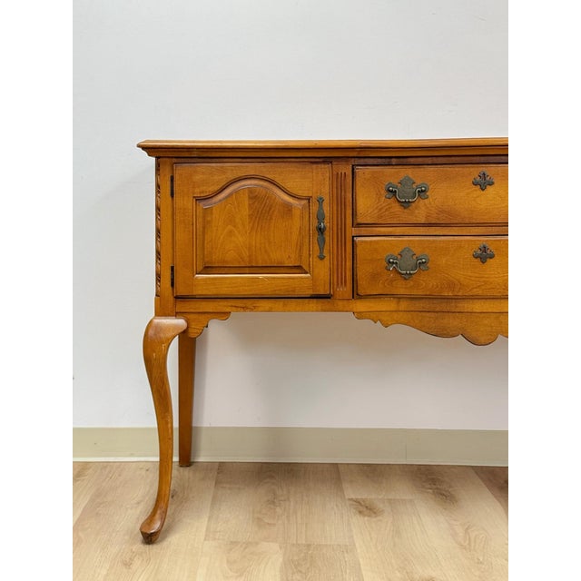 Pennsylvania House Vintage Buffet Pennsylvania House Walnut Traditional Sideboard Server Dovetail For Sale - Image 4 of 16
