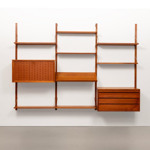 Designed in 1948 by celebrated Danish designer Poul Cadovius, the ROYAL SYSTEM® is one of the most influential and...