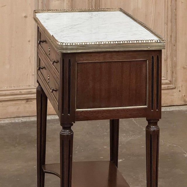 Antique French Directoire Mahogany End Table With Carrara Marble For Sale - Image 13 of 16