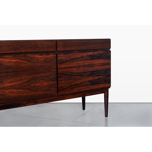 1960s Danish Modern Brazilian Rosewood Credenza by Ib Kofod Larsen For Sale - Image 5 of 14