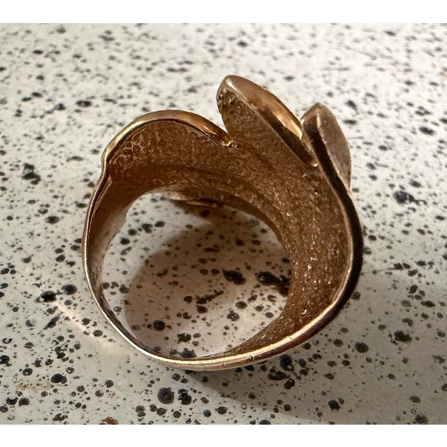 Art Deco 1990s JCM Jacmel Goldtone Sterling Silver Feather Ring Italy For Sale - Image 3 of 7