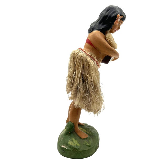 Mid 20th Century Ceramic "Aloha" Hawaiian Dancing Hula Girl Bobble Doll For Sale - Image 4 of 9