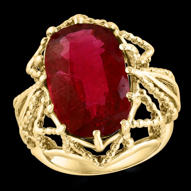 10 Carat Oval Cut Natural Pink Tourmaline 14 Karat Yellow Gold Ring For Sale - Image 11 of 18