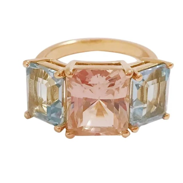 Christina Addison 18kt Yellow Gold Mini Emerald Cut Ring With Citrine and Blue Topaz For Sale In New York - Image 6 of 12