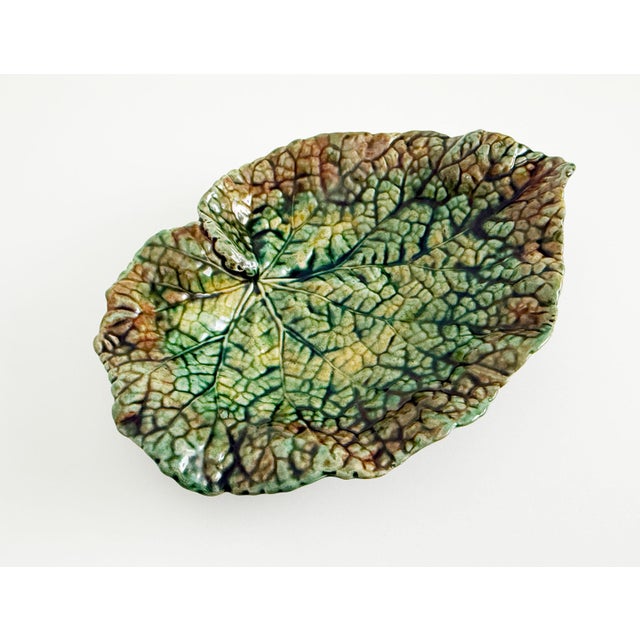 English Early 20th C Majolica Begonia Leaf Dish For Sale - Image 3 of 8