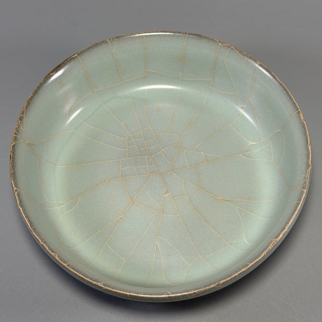 15th Century & Earlier Antique Chinese Guan‑Style Crackle Glaze Brush Washer For Sale - Image 5 of 7