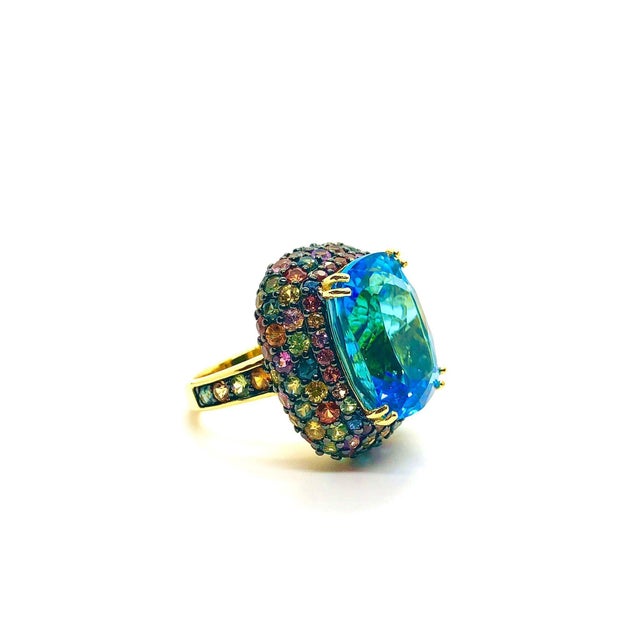 1990s Bochic “Orient” Vintage London Blue Topaz & Multi Sapphire Ring Set In 18 K Gold For Sale - Image 5 of 6
