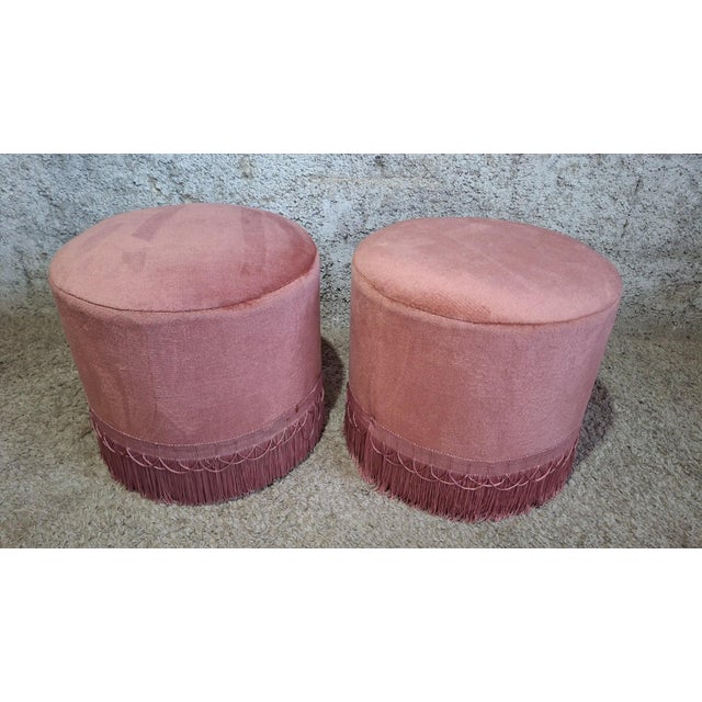 Napoleon III Lounge Chair and Poufs in Pink Velvet, 1800s, Set of 3 For Sale - Image 11 of 13