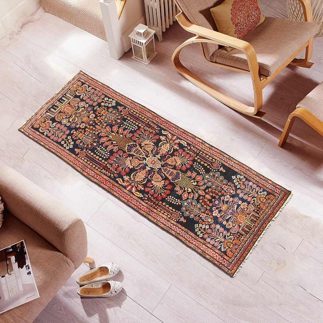 1930s 1930s Vintage Sarouk Lilian Rug For Sale - Image 5 of 5