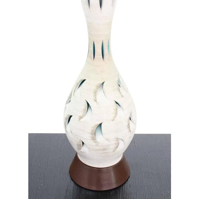 Mid-Century Modern Vintage Mid Century Vase Shape Art Pottery Table Lamp For Sale - Image 3 of 8