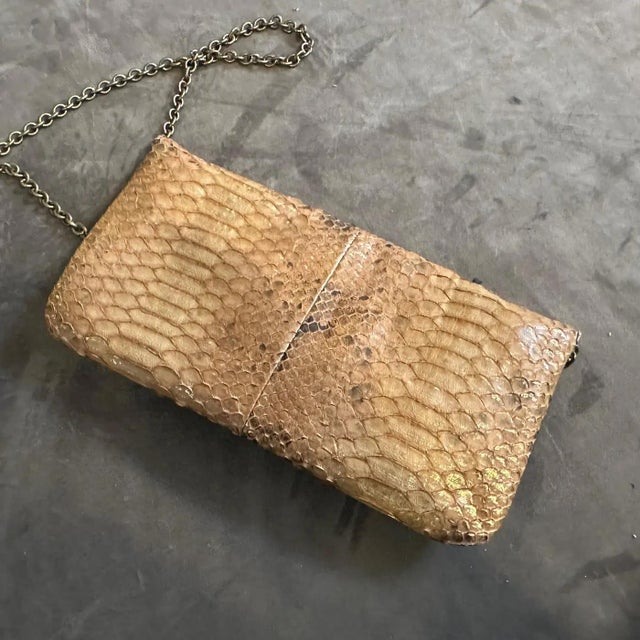 1980s Elegant Embossed and Gilded Leather Baguette Bag by Lanvin Paris For Sale - Image 13 of 14