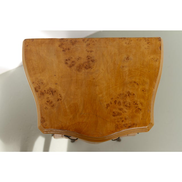 1920s Louis XV French Birch Burl Nightstands, 1920s, Set of 2 For Sale - Image 5 of 18