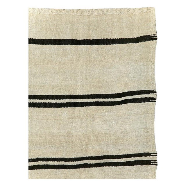 Galerie Shabab Collection Mid-20th Century Turkish Flatweave Kilim Gallery Rug For Sale - Image 4 of 10