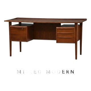 1960s Refinished Danish Modern Teak Floating Desk by Peter Lovig Nielsen For Sale