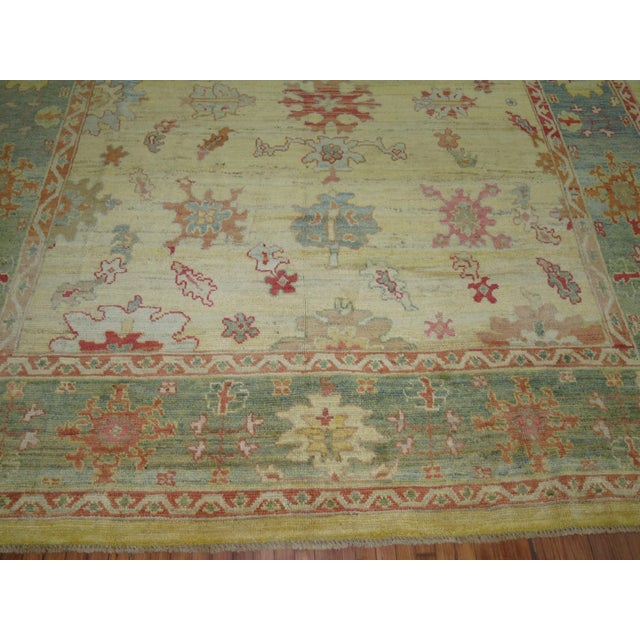 Early 20th Century Vintage Inspired Wool Oushak rug no.8767 For Sale - Image 5 of 7