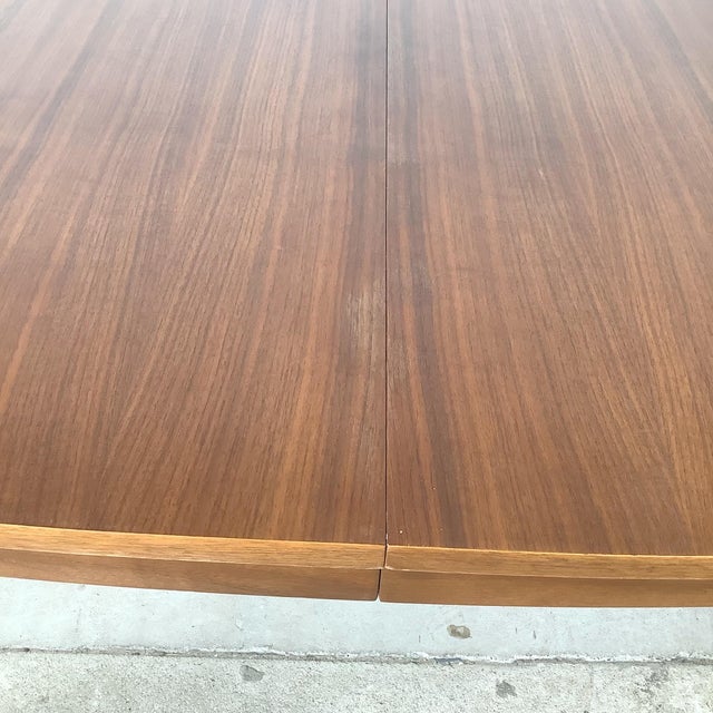 Vintage Mid-Century Modern Walnut Dining Table Attr. Young Manufacturing For Sale - Image 11 of 12