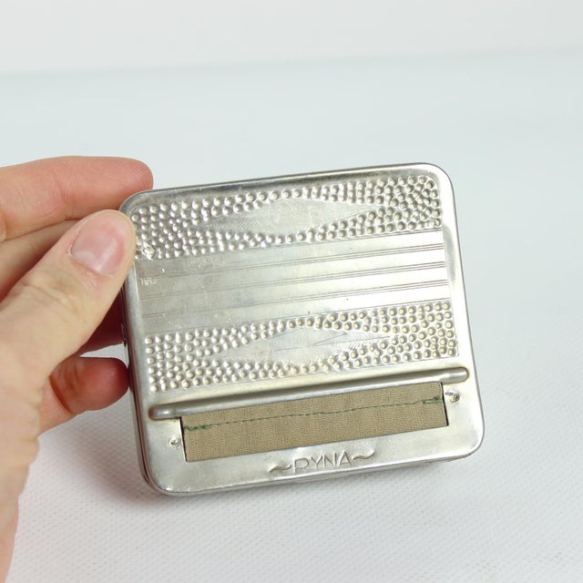 1950s Czechoslovakian Metal Cigarette Dispenser, 1950s For Sale - Image 5 of 8