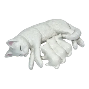 1980s Ceramic Mother Cat With Kittens by Scioto