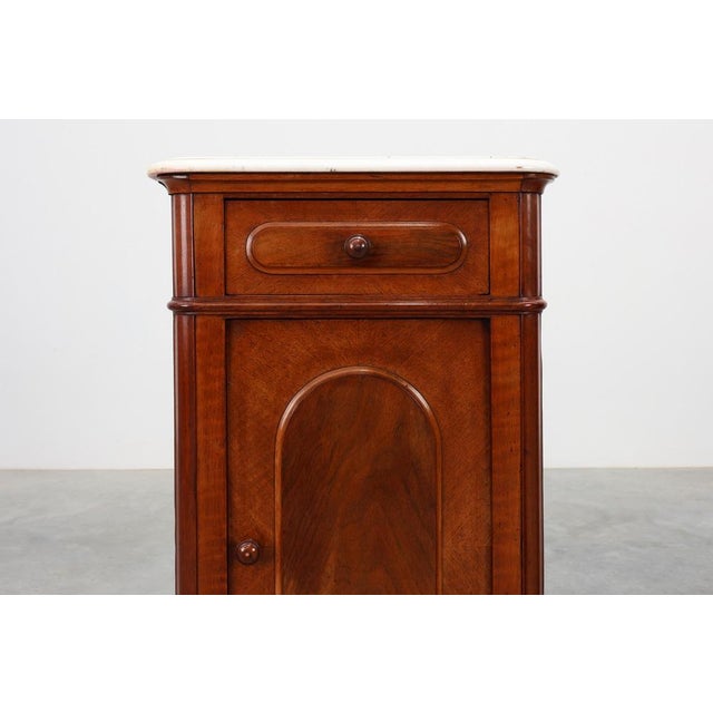Louis XV Nightstands with Carrara Marble Tops, France, 1890s, Set of 2 For Sale - Image 5 of 18