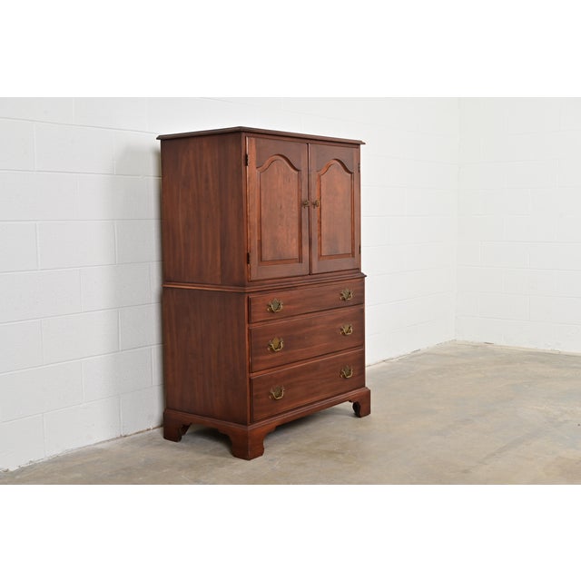 Henkel Harris Henkel Harris Georgian Solid Cherry Wood Gentleman's Chest, 1970s For Sale - Image 4 of 13