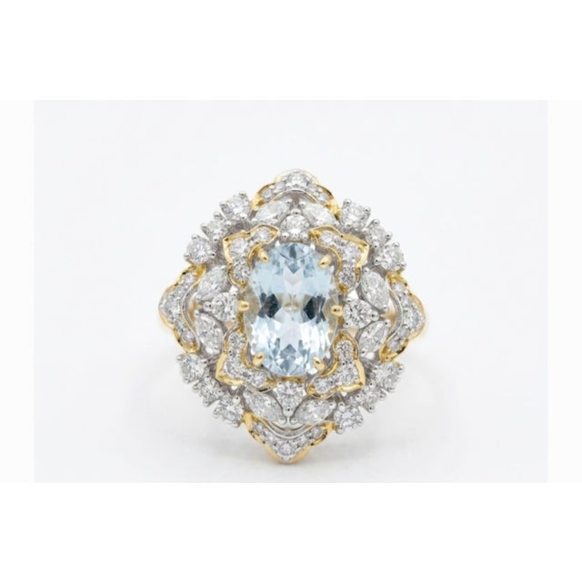 2020s Natural Aquamarine & Diamond Ring in 18k Gold For Sale - Image 5 of 8