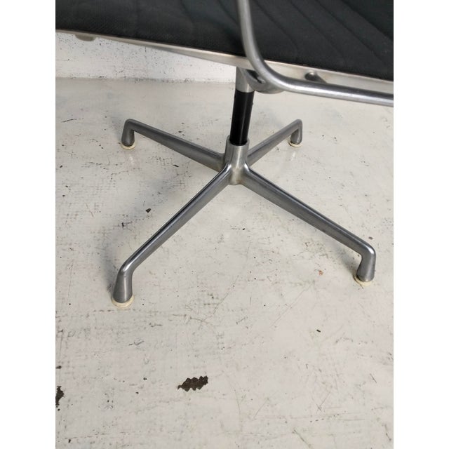 Set of EA108 Aluminium Chairs attributed to Charles and Ray Eames for ICF, 1960s For Sale - Image 10 of 17