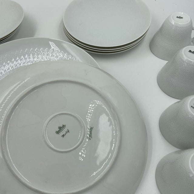 Vintage Rosenthal Germany "Motif" Porcelain Dinnerware by Bjørn Wiinblad | 16-Piece Service for Four For Sale - Image 9 of 12