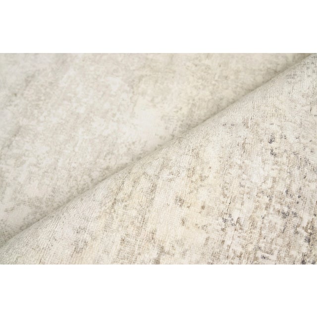 Exquisite Rugs Exquisite Rugs Fine Pure Silk Hand-Knotted Silk Silver/Ivory Rug-9'X12' For Sale - Image 4 of 7