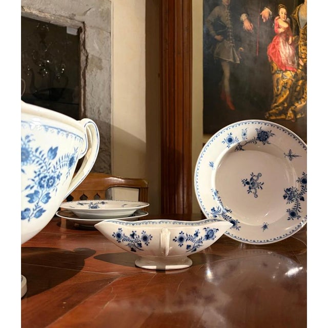 18th Century Blue and White Porcelain Serving Tureen and Platters, Vienna, Austria, Set of 10 For Sale - Image 9 of 17
