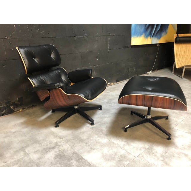 Set of Lounge Chair and Ottoman by Charles & Ray Eames for Herman Miller, 2010 For Sale - Image 9 of 9