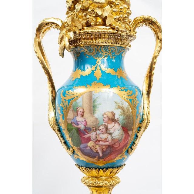 Antique 19th Century Napoleon III Clock in Gilded bronze and Sèvres Porcelain, France For Sale - Image 4 of 12