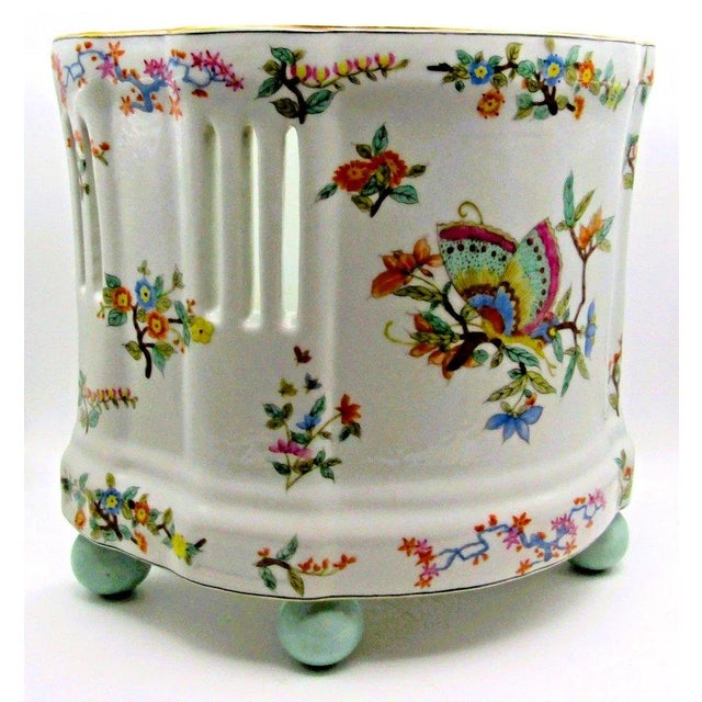 Chinoiserie 1980s United Wilson Porcelain Factory Classic Chinoiserie Hand-Painted Ceramic Planter For Sale - Image 3 of 16