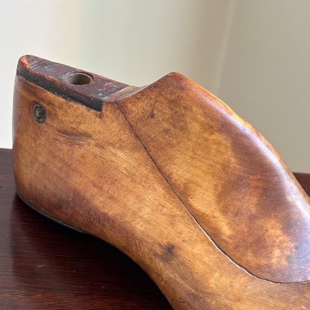 Circa 1900 Wooden Cobbler's Shoe Lasts -- A Pair For Sale - Image 17 of 18