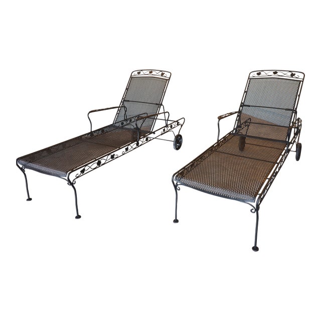 Vintage 1960s Woodard Wrought Iron Chaise Lounges, Pair, Floral Scrollwork, Adjustable, With Wheels, Attributed For Sale