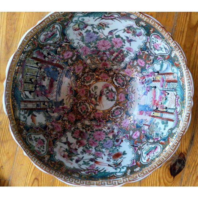 Light Pink Early 20th Century Chinese Export Famille Rose Porcelain Mandarin Punch Bowl With Stand For Sale - Image 8 of 9