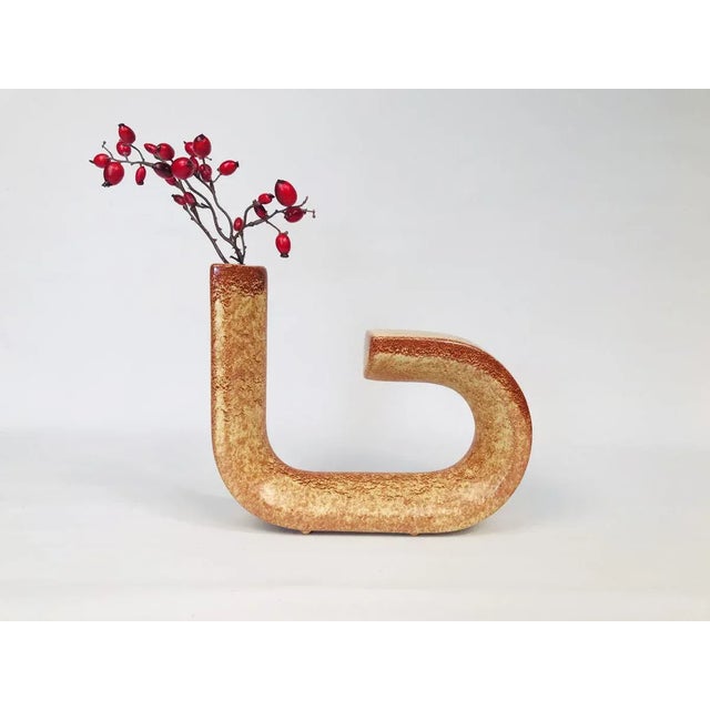 Italian Sculptural Loop-Shaped Ceramic Vase by Roberto Rigon for Bertoncello, 1960s For Sale - Image 4 of 11