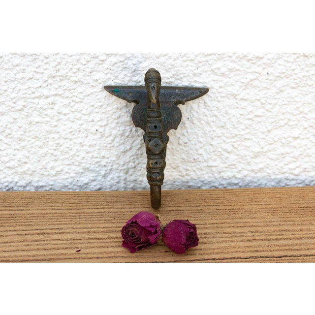 18th Century Ancient Patinated Bronze Indian Hook For Sale - Image 5 of 5